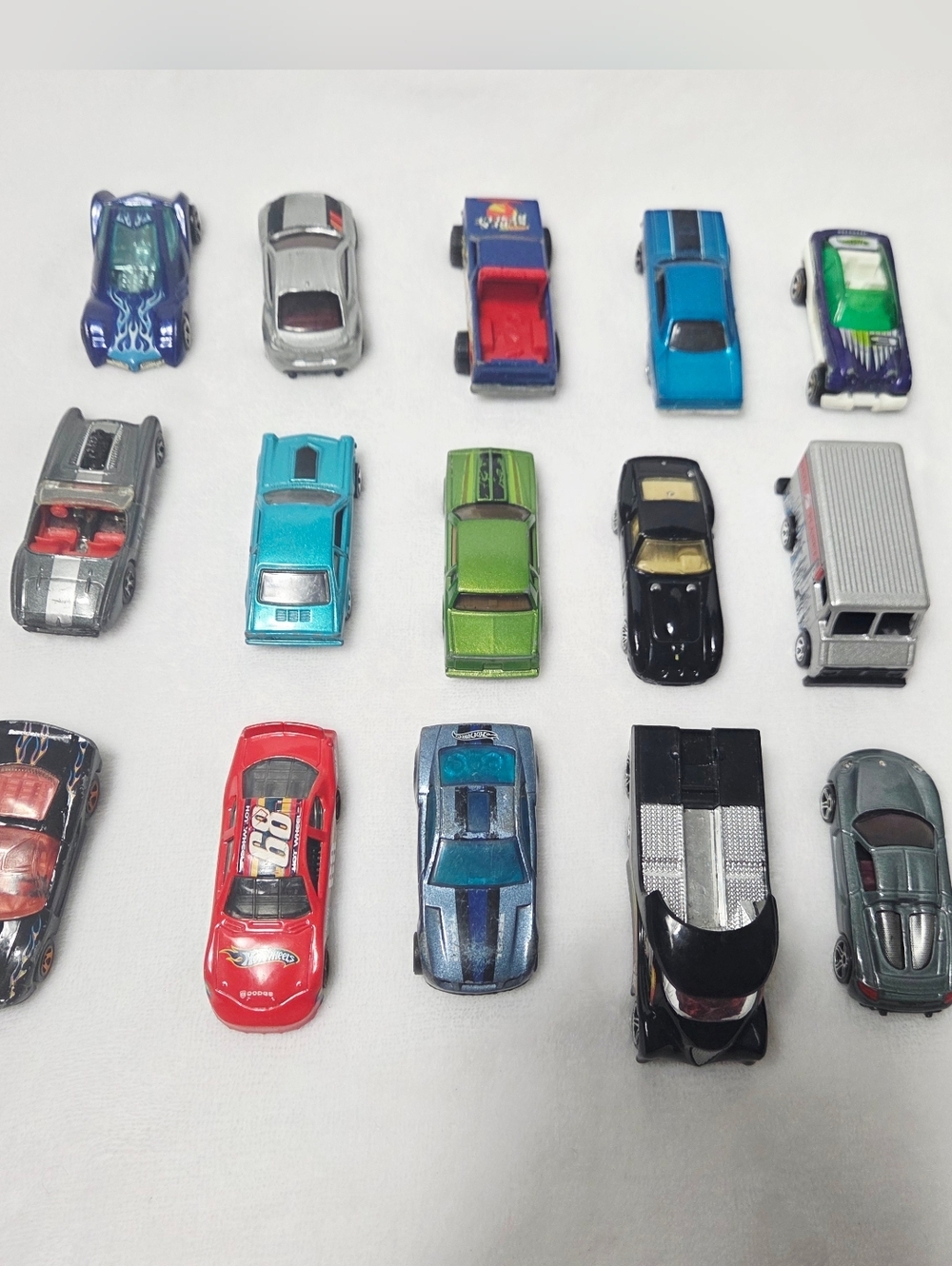 Assorted Kids Toy Car Pack - Multicolor Die-Cast Vehicles Bundle Of 15 Hot Wheel